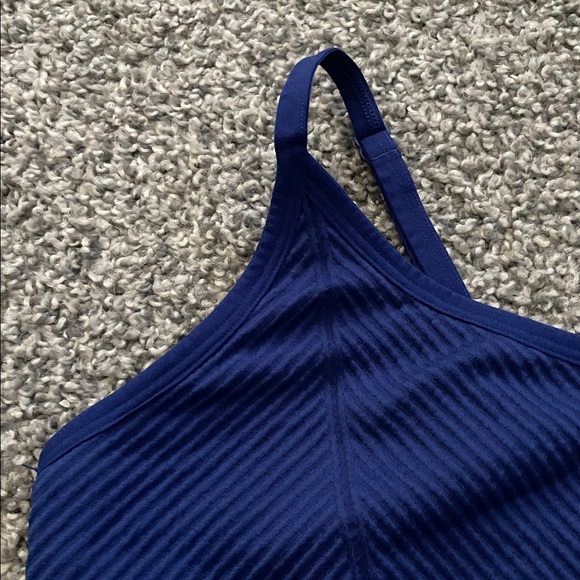 PINK Victoria's Secret Sports Bra - Picture 2 of 8